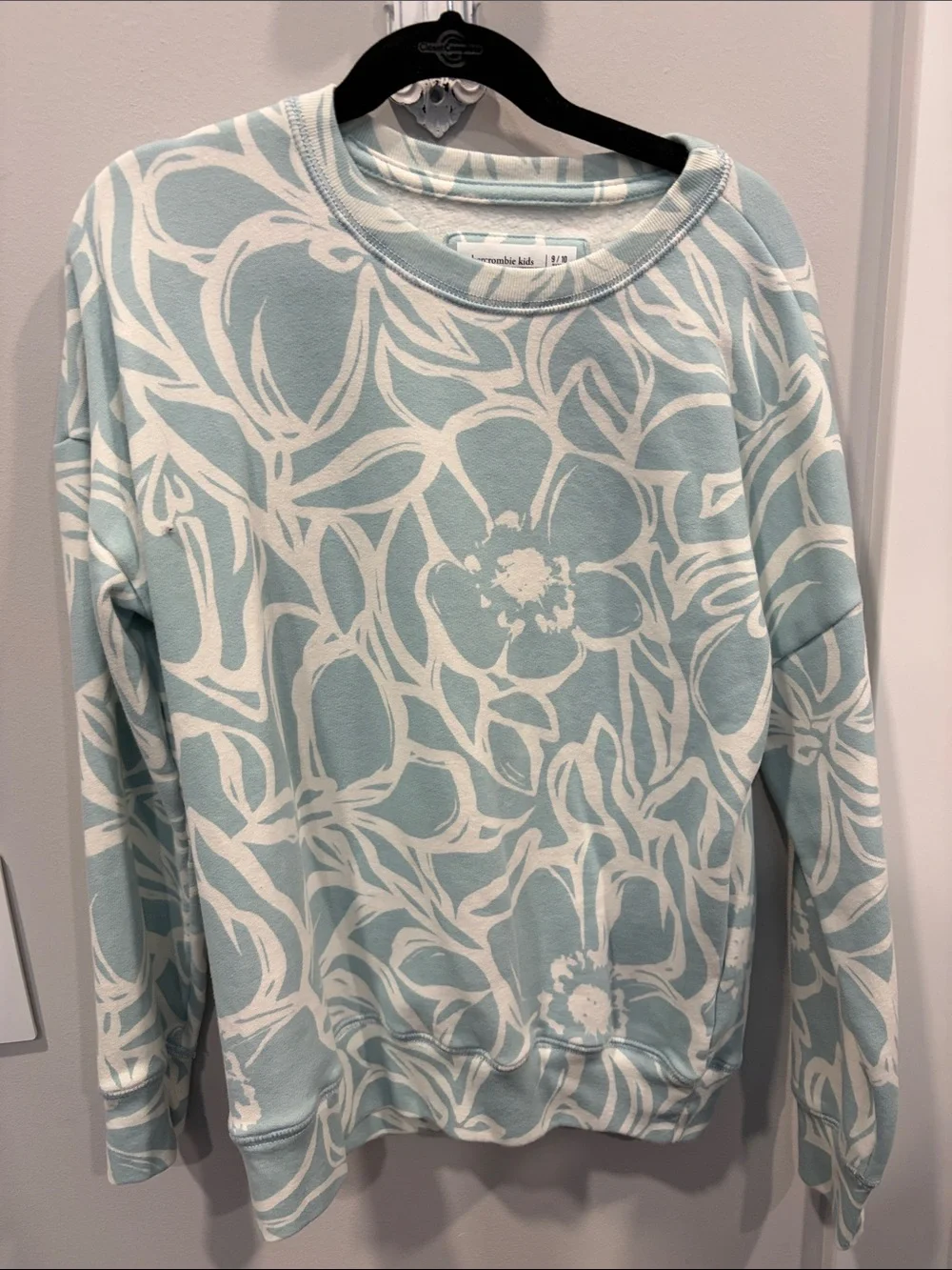 Abercrombie & Fitch Seafoam Blue and White Floral Crew Sweatshirt